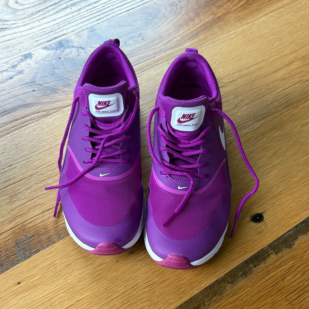 Nike Women's Purple Athletic Shoes
